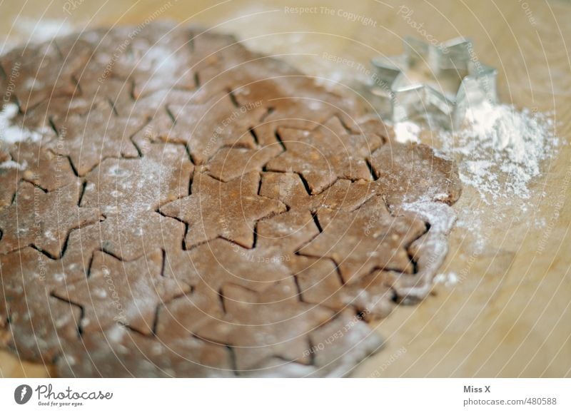 Weihnachten Lebensmittel Teigwaren Backwaren Ernährung lecker süß Vorfreude Weihnachtsgebäck Plätzchen Zimtstern Stern (Symbol) Mehl Weihnachten & Advent