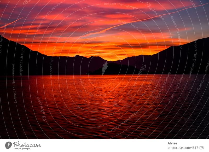 2021 12 30 Sonnenuntergang in Como am See Italien Natur reisen Urlaub Europa Sommer Landschaft Tourismus Berge u. Gebirge schön farbenfroh Stadt malerisch Boot
