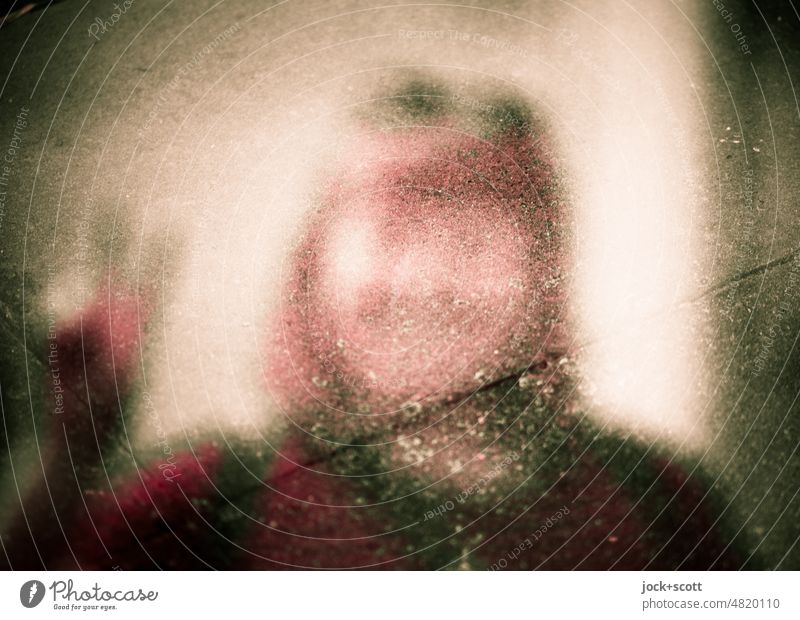 [hansa BER 2022] grüßen mit dem Victory-Zeichen Frau Porträt abstrakt defokussiert Silhouette Doppelbelichtung Experiment Bokeh Reaktionen u. Effekte Unschärfe