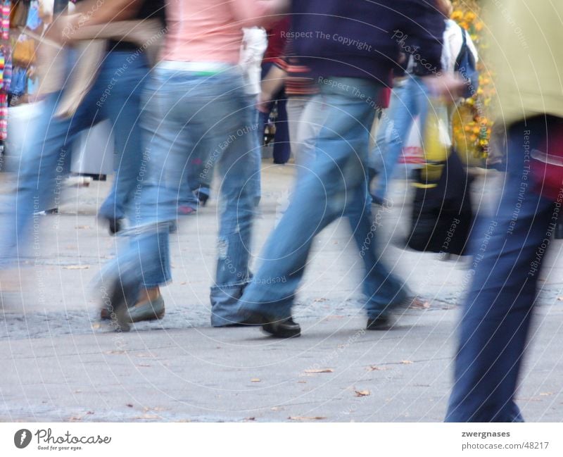 Shopping Ladengeschäft Stadt Eile Stress Mensch laufen Beine Geschwindigkeit