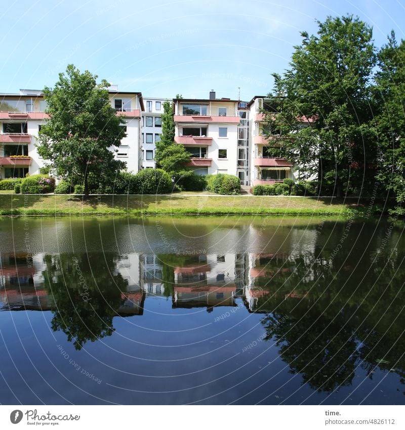 UrbanNature HB | Balkonien mit mehr Blick Architektur wasser spiegelung baum himmel haus balkon wohnen graben fluss verdeckt urban bremen