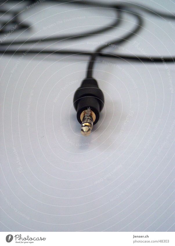 Stecker schwarz zentral Verbundenheit Technik & Technologie Kabel Musik Makroaufnahme