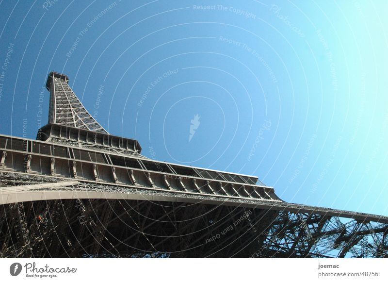 la tour eiffel Tour d'Eiffel Stahl Hochbau Paris Frankreich groß Denkmal Himmel Turm