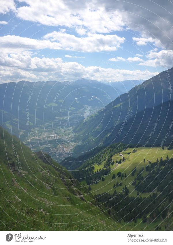 heiter bis wolkig Berge u. Gebirge Alpen Aussicht Gipfel Landschaft Panorama (Aussicht) wandern Menschenleer Wanderung Tal Natur Außenaufnahme Felsen Wolken
