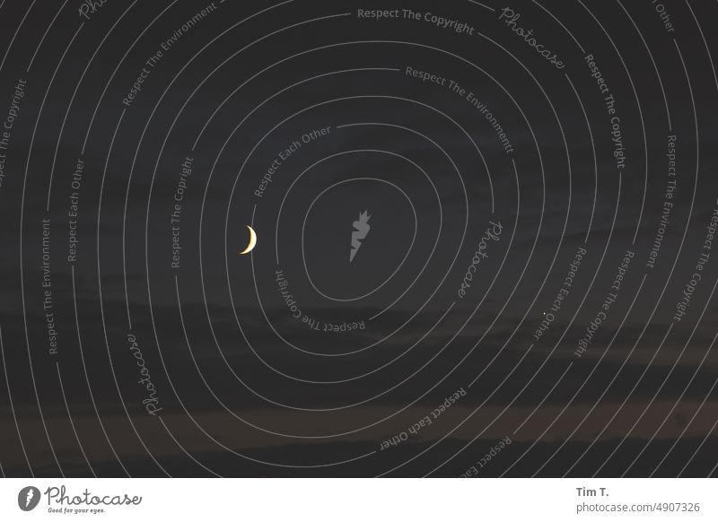 etwas Mond am Himmel Nacht Wolken dunkel Himmelskörper & Weltall Mondschein Abend