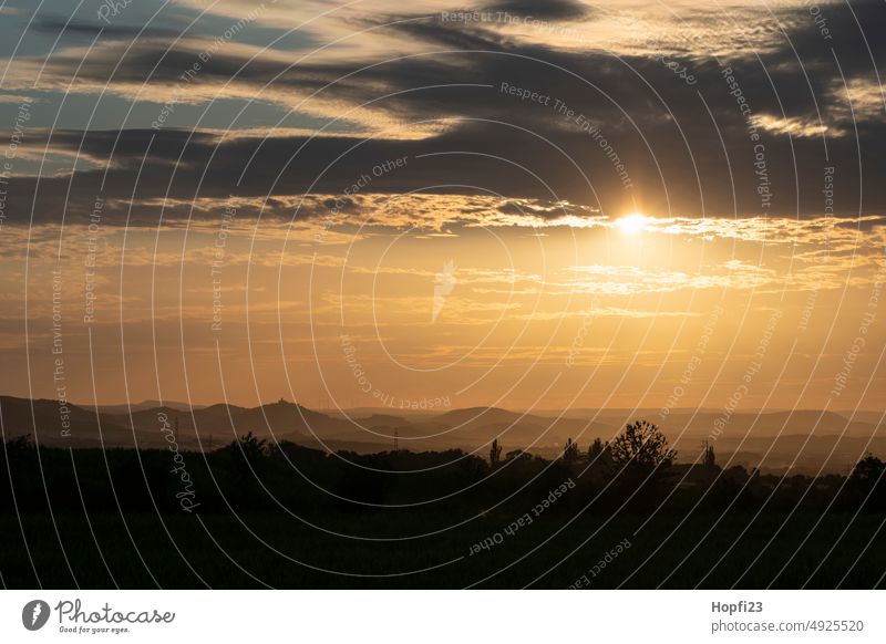 Blick ins Thüringer Becken wachsenburg Thüringen Thüringen Sonnenuntergang drei Gleichen berg Abendrot Farbfoto Außenaufnahme Menschenleer Landschaft Natur