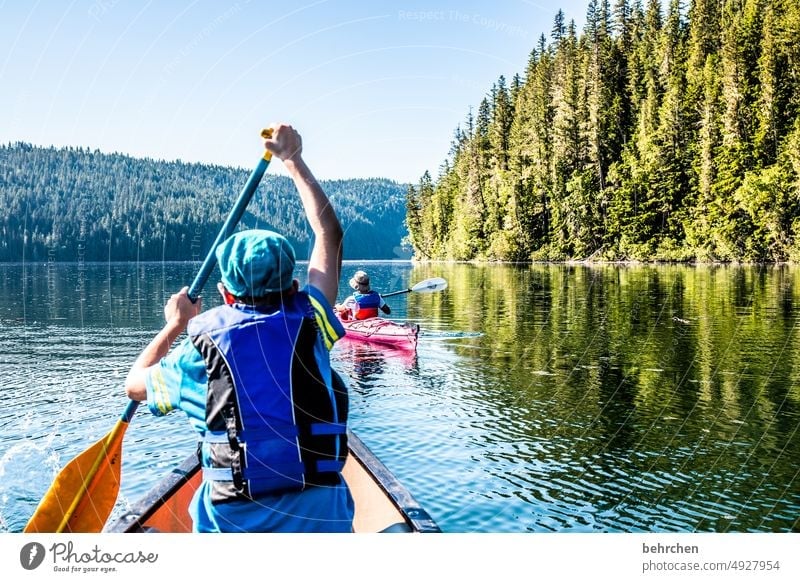 sprichwörtlich | eine fahrt ins blaue Berge u. Gebirge Ferien & Urlaub & Reisen Himmel Wasser Boot Ausflug Wasseroberfläche Clearwater Lake Tourismus Wald