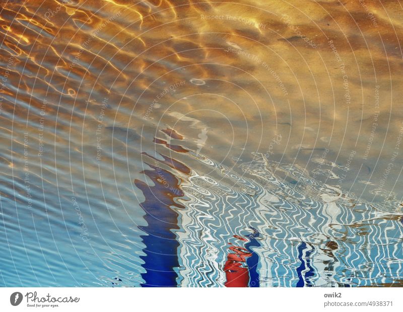 Gesprächsverlauf Wasser Bewegung Wasseroberfläche abstrakt Reflexion & Spiegelung Experiment Natur Wasserspiegelung Muster Linien rätselhaft unklar bizarr
