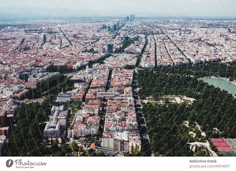 Stadtlandschaft mit ausgebauter Infrastruktur Gebäude Architektur Entwicklung Antenne Quadrat Spanien im Freien Madrid Großstadt Kapital Straße urban Skyline