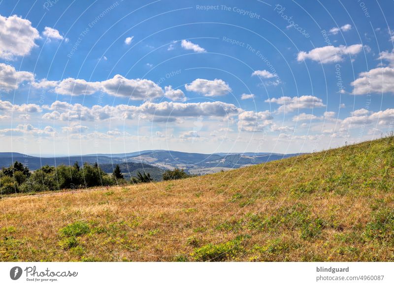 Wasserkuppe gebirge mittelgebirge berg aussicht landschaft Aussicht Natur Panorama (Aussicht) Himmel Wolken ferne fernweh Ferien & Urlaub & Reisen