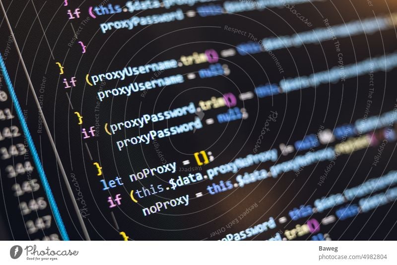 Nahaufnahme eines Bildschirms mit Softwarecode Code Javascript Software-Entwicklung Web-Entwicklung vue reagieren eckig App Anwendung schwarz Unschärfe Business