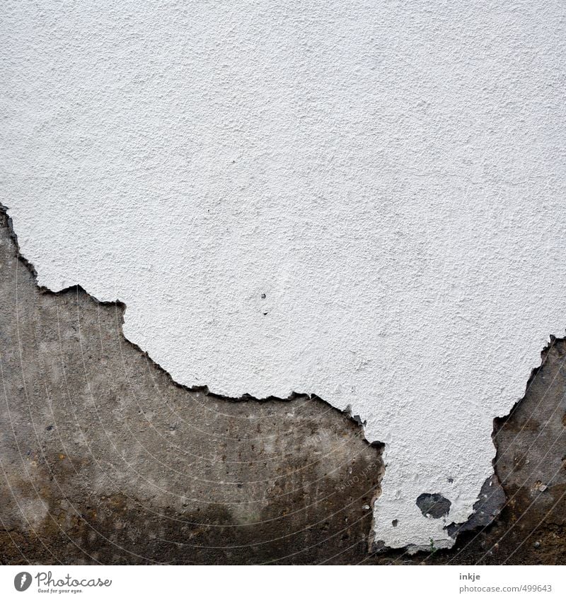 detail 5 Menschenleer Mauer Wand Fassade Putzfassade alt kaputt grau weiß Verfall Vergänglichkeit Wandel & Veränderung verfallen abgeplatzt Farbfoto