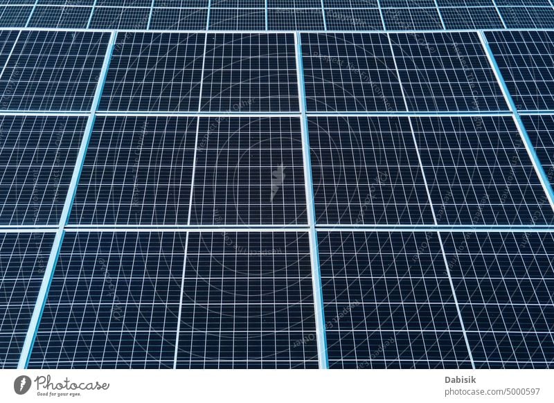 Fotovoltaik-Paneele, Entwicklung alternativer erneuerbarer Energiequellen Sonnenkollektor Sonnenenergie Fotovoltaikplatte Energiekrise regenerativ Solarfarm