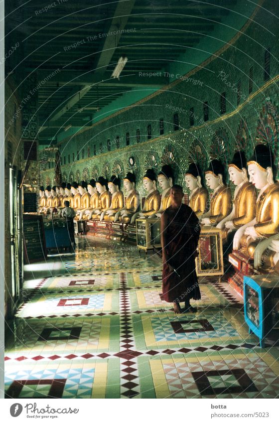 Aupßerirdisch Irdisch Myanmar Asien Tempel grün Mensch Amerika Mönch Kreuzgang? gold