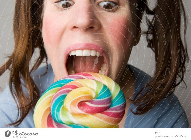 hamm Süßwaren Lollipop Gesundheit Essen Junge Frau Jugendliche Kindheit füttern träumen frech Glück lecker süß verrückt Selbstbeherrschung Neugier Gier gefräßig
