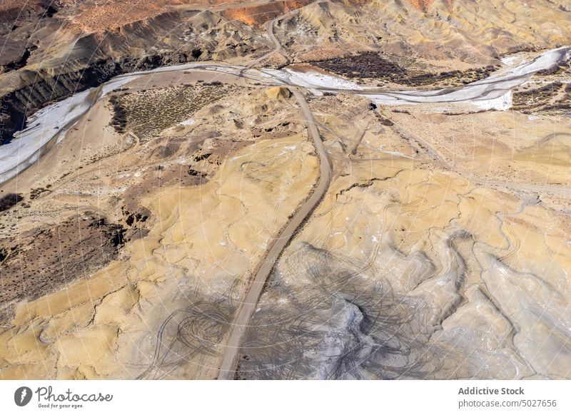 Felsenhügel im Wüstental in den USA Tal Klippe wüst Landschaft Natur trocken Hügel Glen Canyon National Hochland Gelände trocknen malerisch atemberaubend