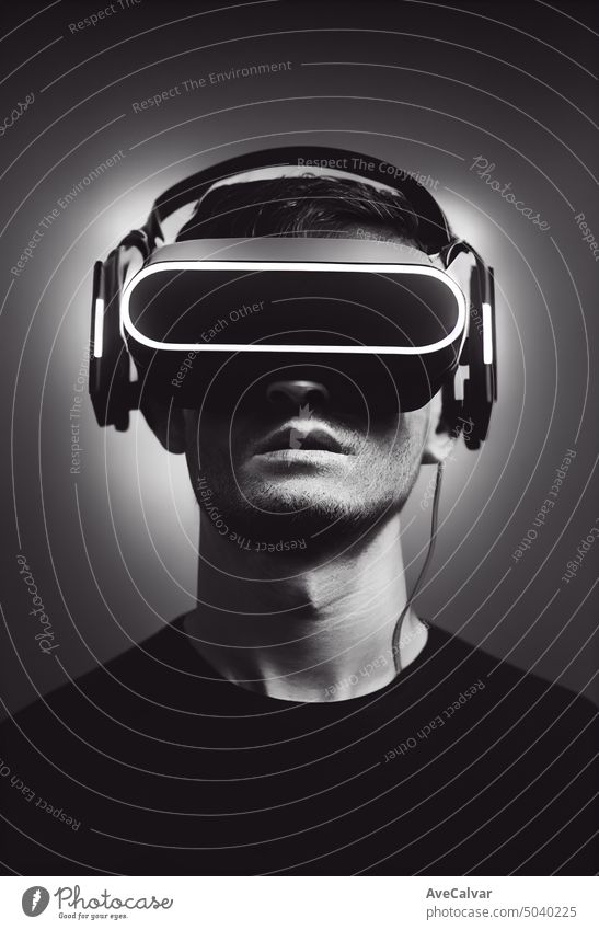 Hipster Mann trägt VR-Headset, Konzept Porträt großen Bart, großen Schnurrbart, moderne Menschen Aktivitäten. Schutzbrille cyber Entertainment Zukunft