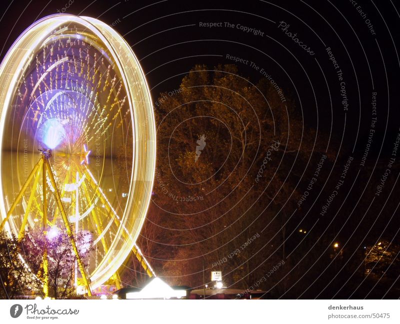Dresden bei Nacht Licht Langzeitbelichtung Riesenrad Drehung drehen Jahrmarkt dunkel gelb blau