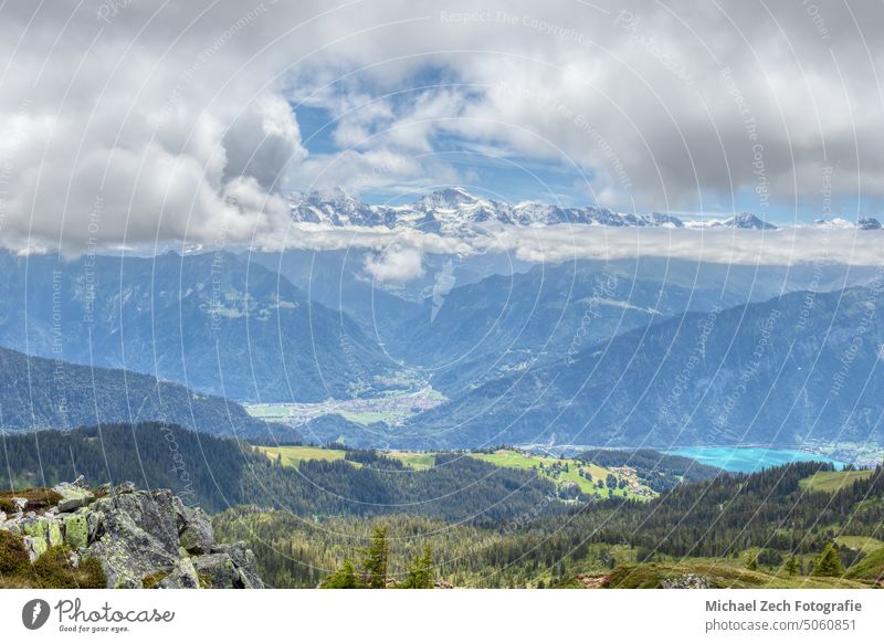 Blick auf die berühmten Berge Eiger, Mönch und Jungfrau in den Schweizer Alpen Natur Landschaft Himmel Jungfrau (Berg) Berge u. Gebirge reisen blau wandern