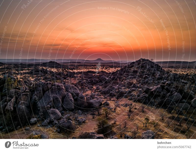 träumen fantastisch Dämmerung kitschig Kitsch Romantik romantisch Wildnis Felsen Damaraland Sonnenuntergang Außenaufnahme Afrika Namibia Landschaft Ferne