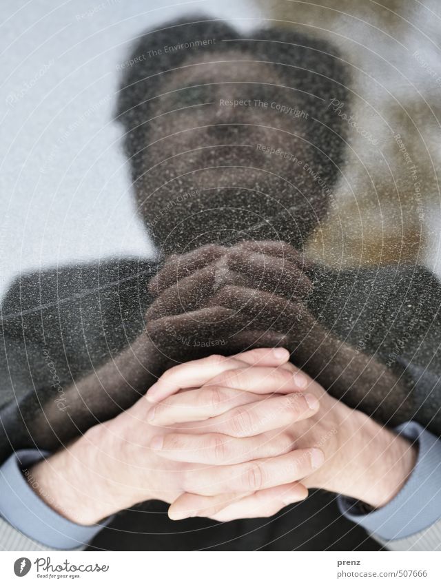 Pause Mensch maskulin Mann Erwachsene Kopf Hand 1 30-45 Jahre braun grau Erholung Herbst Tischplatte Naturstein Farbfoto Außenaufnahme Experiment