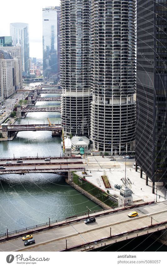 Ausblick I Chicago Aussicht Ferien & Urlaub & Reisen Wasser Reflexion & Spiegelung Fluss Wahrzeichen Architektur Stadtbild Außenaufnahme Gebäude urban Großstadt