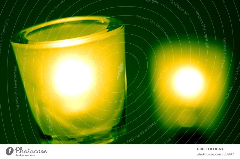 Grünes Licht Lampe Erkenntnis grün grün-gelb Unschärfe Dekoration & Verzierung Elektrisches Gerät Technik & Technologie Beleuchtung hell Glas Detailaufnahme