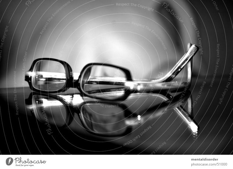 Null Durchblick (alter Titel: Brille? F.......!) Gestell schwarz weiß Optiker kostenlos See planen Glas Kunststoff bw eye eyeglasses eyesight eyewear farsighted