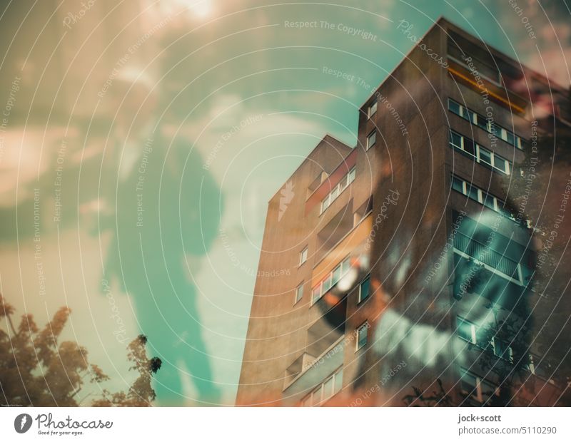 [hansa BER 2022] Wo sich Menschen noch begegnen können Hansaviertel Surrealismus Doppelbelichtung defokussiert abstrakt Silhouette Experiment