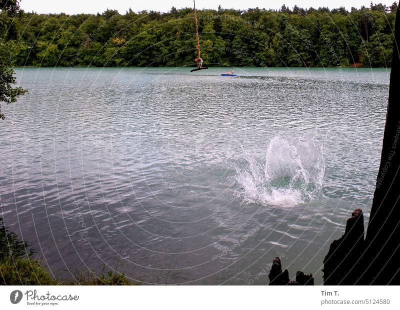 losgelassen See Sommer Brandenburg Wasser Seil spritzen eintauchen Schwimmen & Baden nass Freude Erfrischung Wassertropfen Natur Kühlung springen Außenaufnahme
