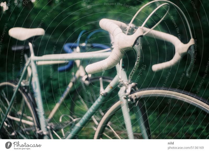 Stahlrahmenliebe Analogfoto Kodak Fahrrad Vintage Rennrad Stadtrad Vintage-Fahrrad stahlrahmen 80er sportlich Lifestyle Freizeit & Hobby Fahrradfahren Sommer