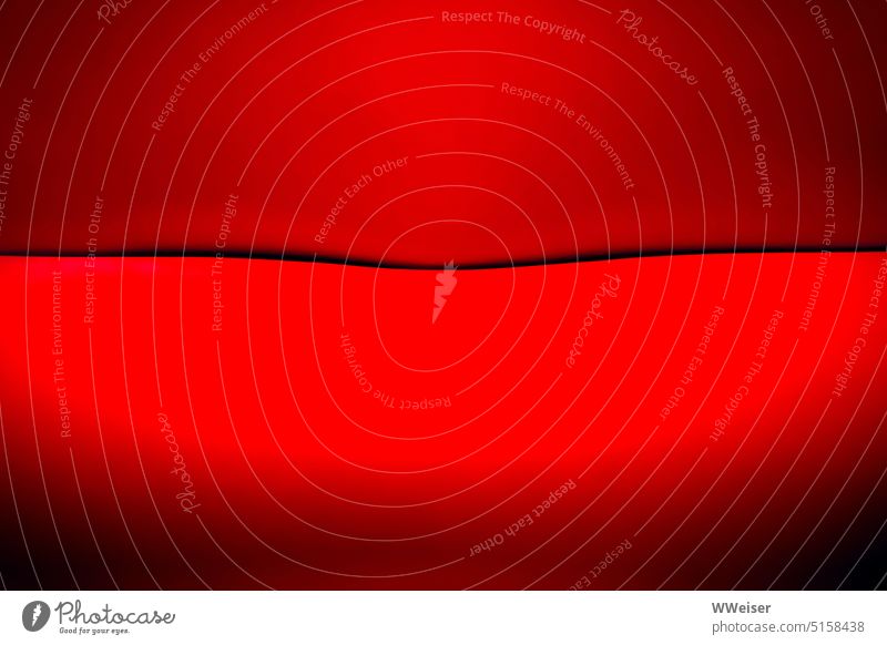Ein Objekt, dessen Form und Farbe an rot geschminkte Lippen erinnert Mund sexy erotisch sinnlich weich grell farbig Nahaufnahme Symbol Frau verführerisch