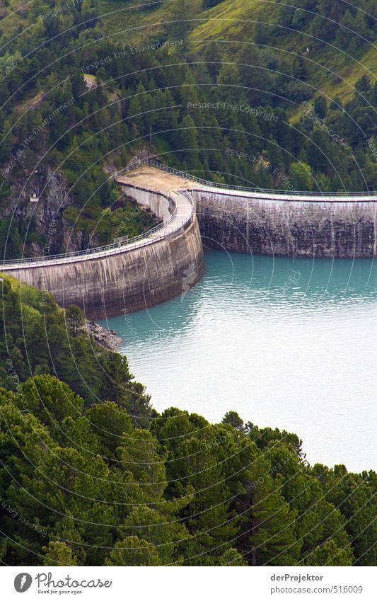 Einen Bogen um das Wasser gemacht... Umwelt Landschaft Sommer See alt ästhetisch Stausee Staumauer grau Wald Reflexion & Spiegelung Patina Alpen Frankreich