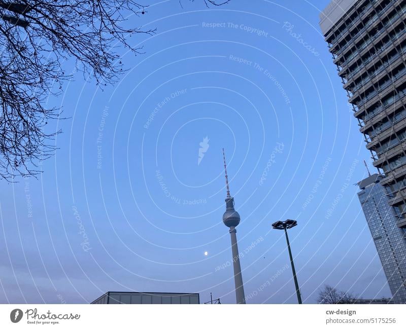 Fernsehturm Berliner Fernsehturm Wahrzeichen Himmel Hauptstadt Stadt Architektur