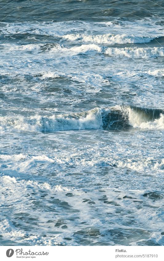 Brandung an der Nordseeküst ein Dänemark Nordseeküste Welle Wellen Strand Meer Küste Ferien & Urlaub & Reisen Wasser Natur blau Naturgewalt Außenaufnahme