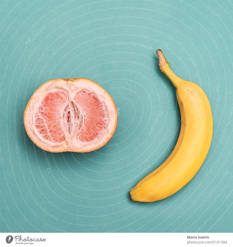 Obst symbolisiert Geschlecht Banane Geschlechtsteile weiblich männlich Penis vulva Sex Sexualität Hintergrund neutral Symbole & Metaphern Fortpflanzung