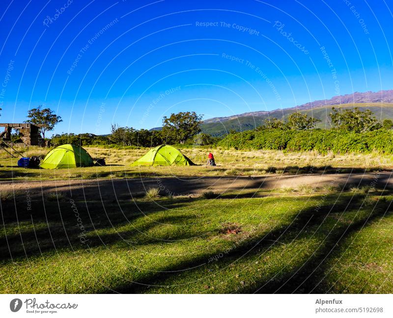 Camp I Zelt Zeltlager Camping Natur Ferien & Urlaub & Reisen wandern Abenteuer Außenaufnahme Ausflug Landschaft Farbfoto Sommer Tourismus Menschenleer Freiheit