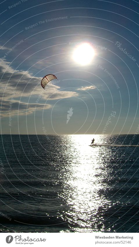 Freiheit Geschwindigkeit nass Meer Wassersport Dämmerung Sonnenuntergang Venezuela Strand Surfer Mann Abenteuer Ferien & Urlaub & Reisen Erholung Außenaufnahme