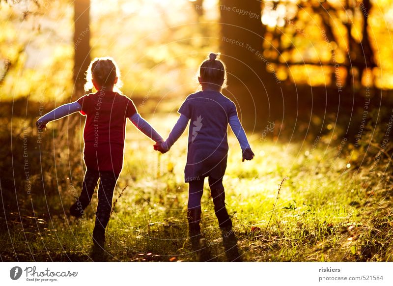 a day that should never end feminin Kind Mädchen Geschwister Schwester Kindheit 2 Mensch 3-8 Jahre Natur Landschaft Sonne Sonnenaufgang Sonnenuntergang