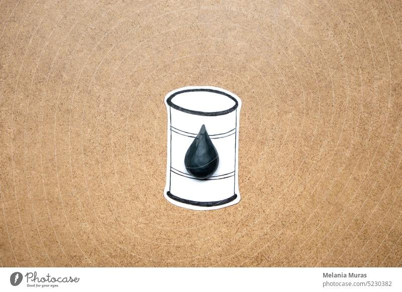 Ölfass mit 3d Öltropfen Zeichen. Hand gezeichnet Konzept der fossilen Brennstoffhandel, Ölmarkt. Lauf schwarz Business Chemikalie Container Krise roh Design
