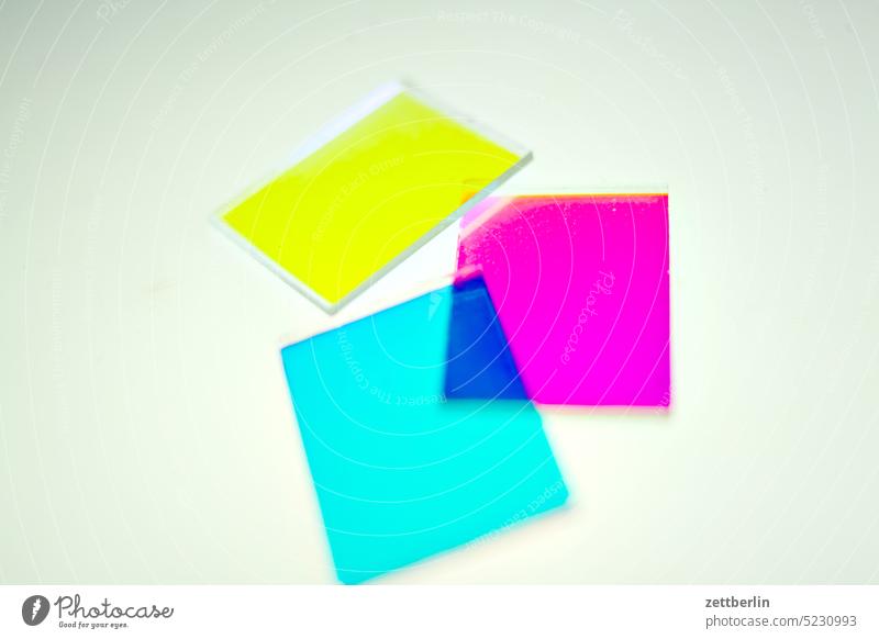 Drei Farbfilter bunt cmyk detail druck druckerei drucksache einzelheit farbe farbig farbkalibrierung farbmuster farbspektrum farbverlauf farbwert lupe makro