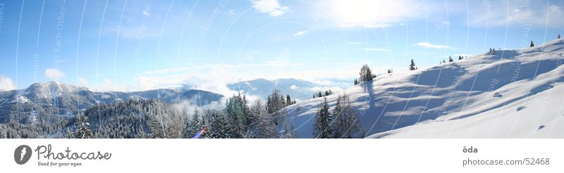 Ein Wintermärchen Wald Baum Schnee kalt Tiefschnee Panorama (Aussicht) Alm Sonne Himmel groß Panorama (Bildformat)