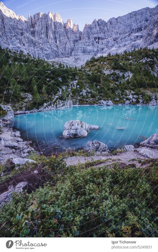 Wunderschöner türkisfarbener Berg Sorapiss See in den Dolomiten, Italien Ansicht sorapiss Berge u. Gebirge Sommer malerisch reisen im Freien Landschaft Wasser