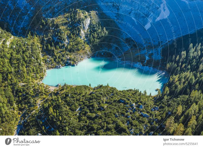 Luftaufnahme des türkisfarbenen Sorapiss-Sees in den Dolomiten, Italien Ansicht Antenne sorapiss Berge u. Gebirge Sommer malerisch reisen im Freien Landschaft