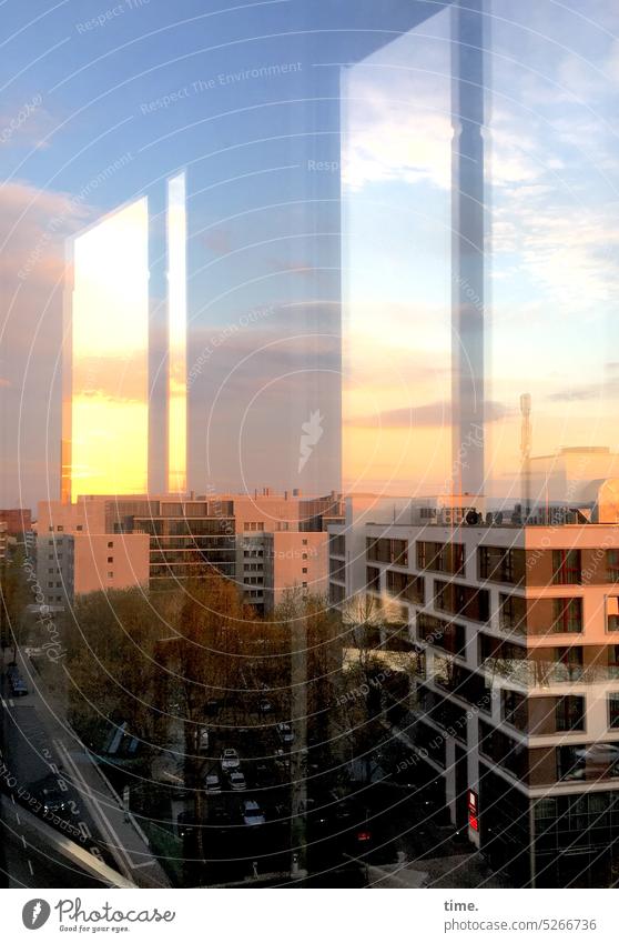 noch mehr Morgensonne in Offenbach Morgenlicht Hochhaus urban Blick aus dem Fenster Umwelt Himmel Horizont weit fern Reflexion & Spiegelung Architektur Straße