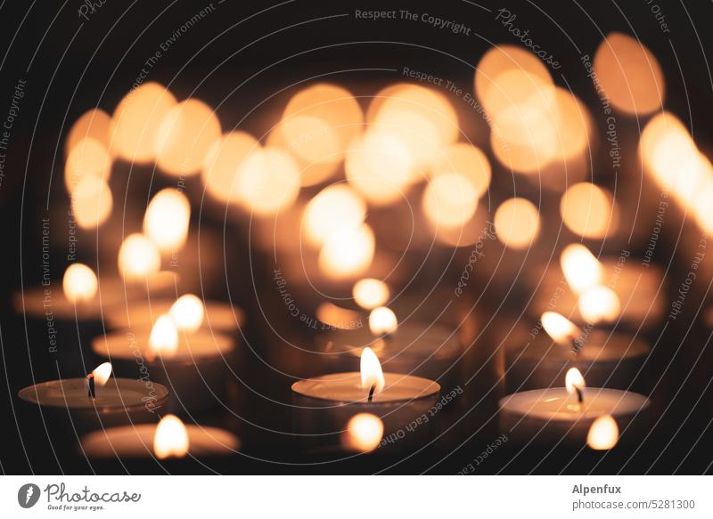MainFux | Wunderkerzen Kerzen Kirche Hoffnung Glaube Kerzenschein Licht Christentum Religion & Glaube Trauer glauben beten Spiritualität Kerzenflamme