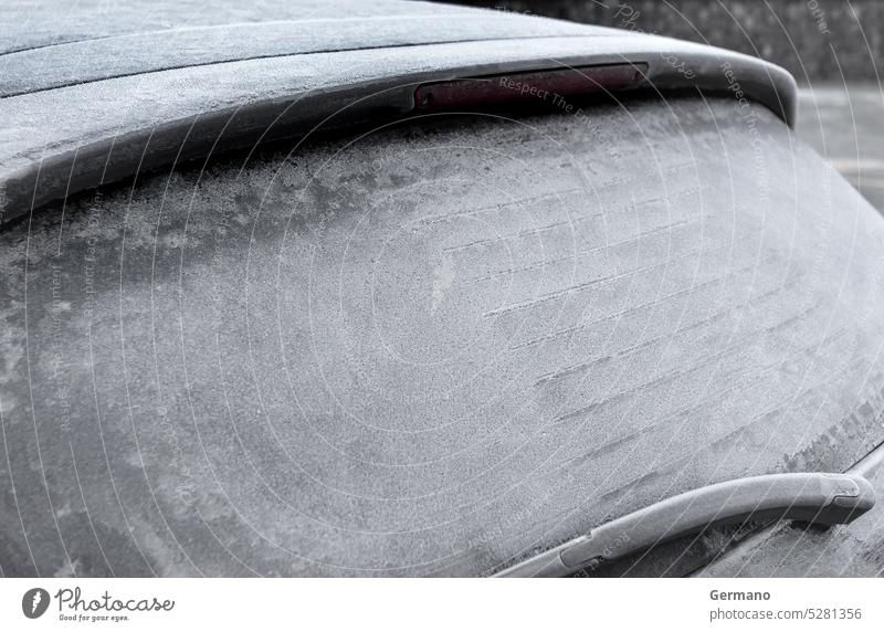 Gefrorenes Auto Automobil Rücken Hintergrund schön schwarz Schneesturm PKW Klima Nahaufnahme kalt bedeckt Frost frostig gefroren Glas Eis eisig Licht Natur