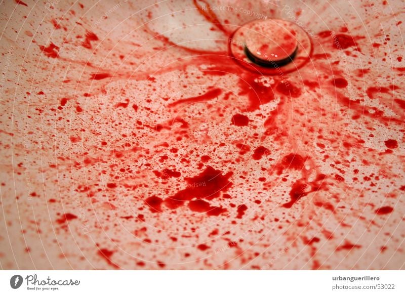 blut Waschbecken Blutdurst blutrünstig rot töten Mord Gewalt Tod Blutspur Blutfleck Tatort Abfluss