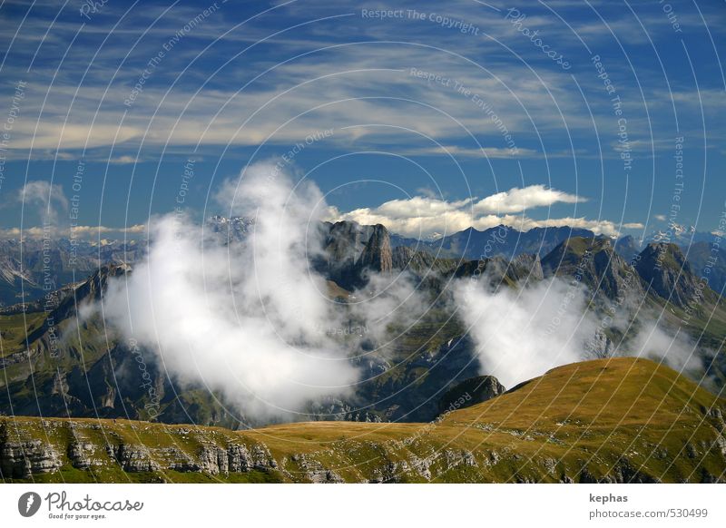Hinter den Wolken Natur Landschaft Himmel Felsen Alpen Berge u. Gebirge Gipfel Schweiz gigantisch blau grau grün Farbfoto Außenaufnahme Textfreiraum oben Tag