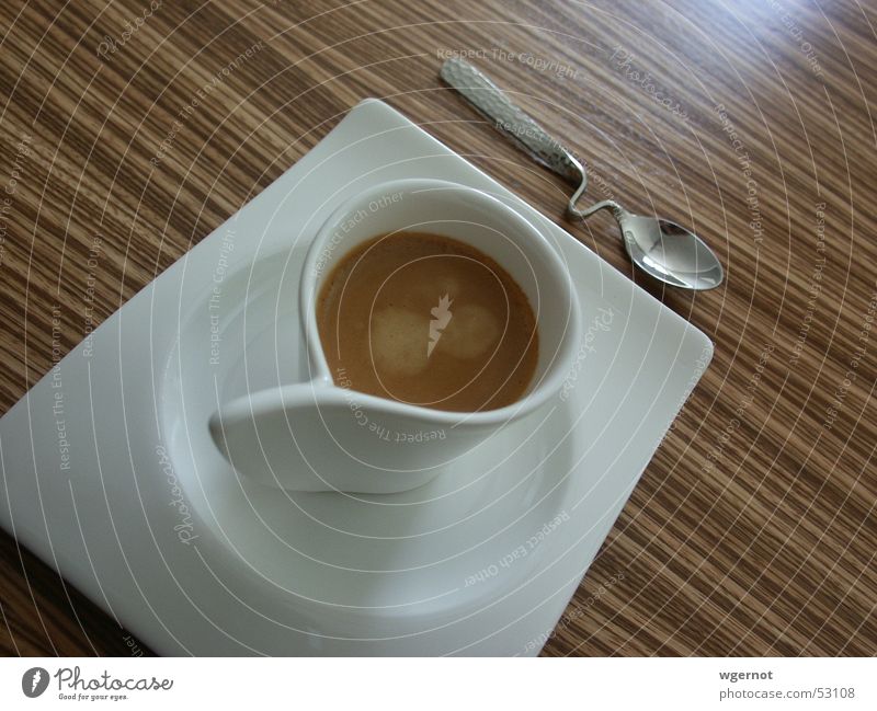 Café nicht Kaffee 2 Tasse Löffel gekrümmt Tisch Holz Streifen Design Espresso Villeroy Brettwurzelbaum cebrano Neigung